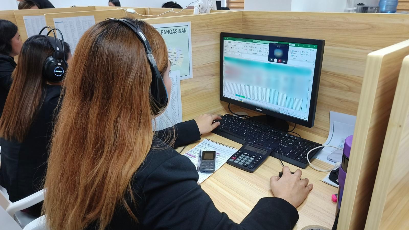 Credit intermediary coordinating between borrowers, lenders, and financing institutions